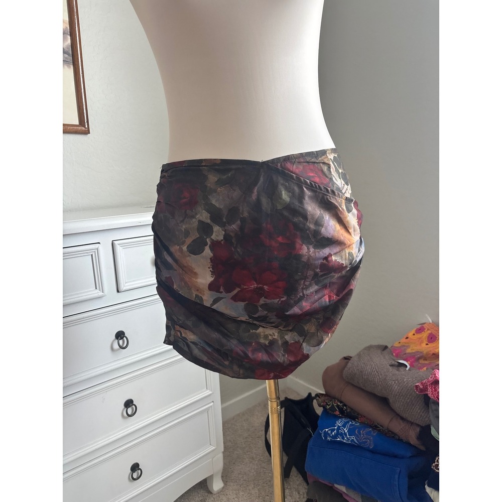PrettyLittleThing Mini Skirt Womens US 4 Multicolor New‎ Ruched Floral